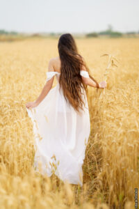 צילומי נשיות בשדה