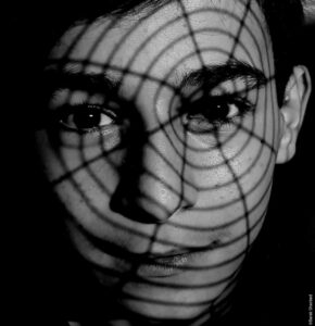 רעיון לצילום צל על פנים